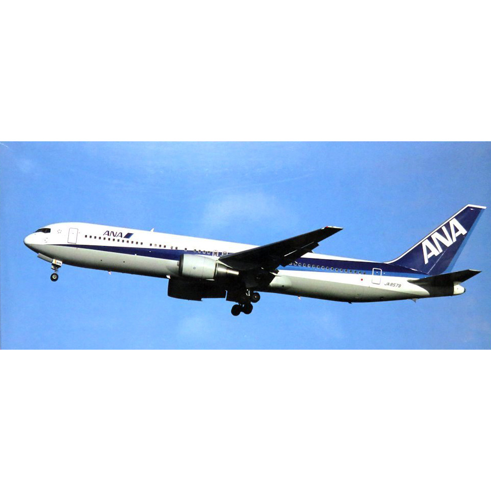 1:200 Сборная модель Пассажирский самолет ANA B767-300 - 10706