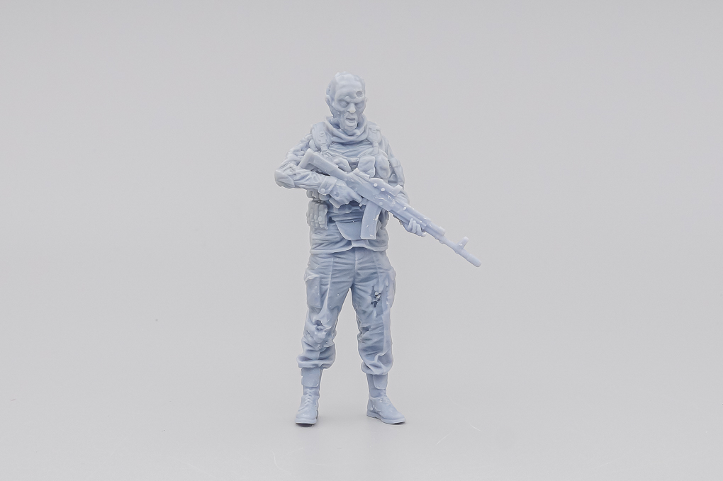1:18 Фигурка Мужчина в маске (неокрашенная) - LOT01175