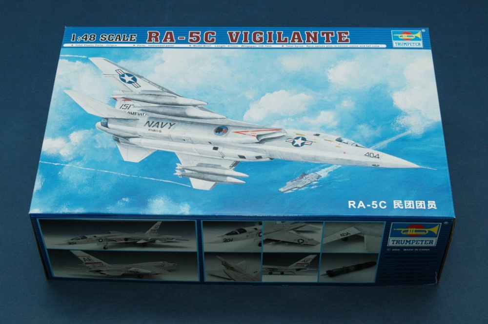 1:48 Сборная модель Американский самолет-разведчик North American RA-5C Vigilante - 02809