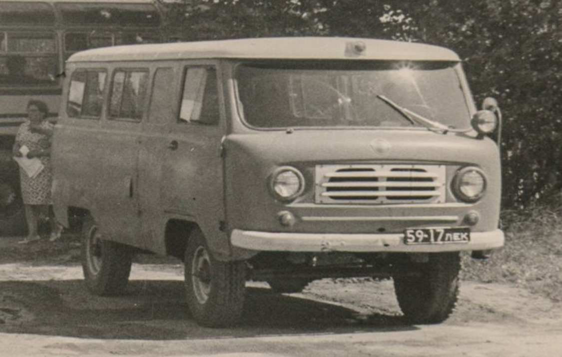 1:43 UAZ-450A - г. Ленинград - 1965 г. Кофе с молоком (пассажирская) - 145024