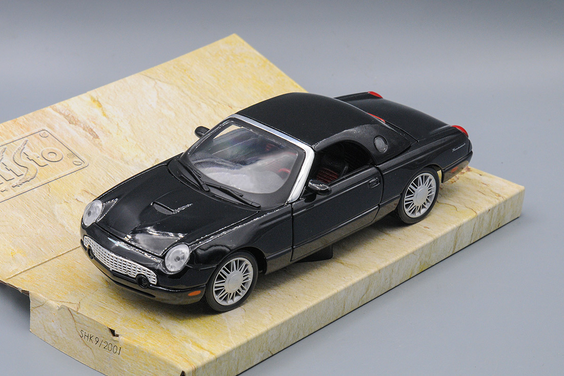 1:25 FORD Thunderbird (2002), black - 31966