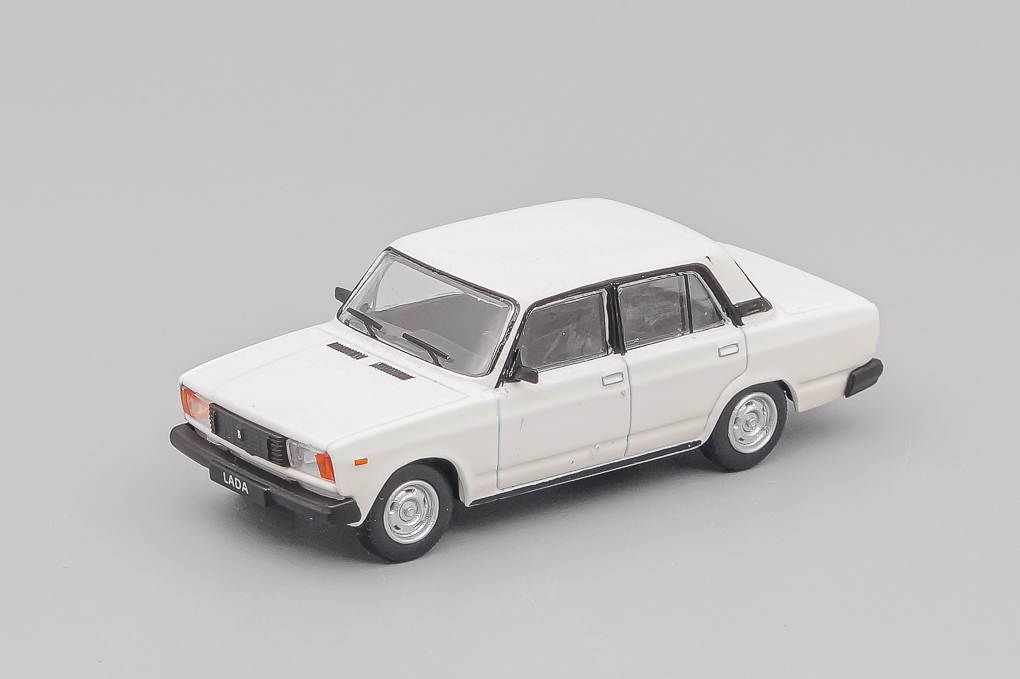 1:64 Волжский 2105, белый - PK0297