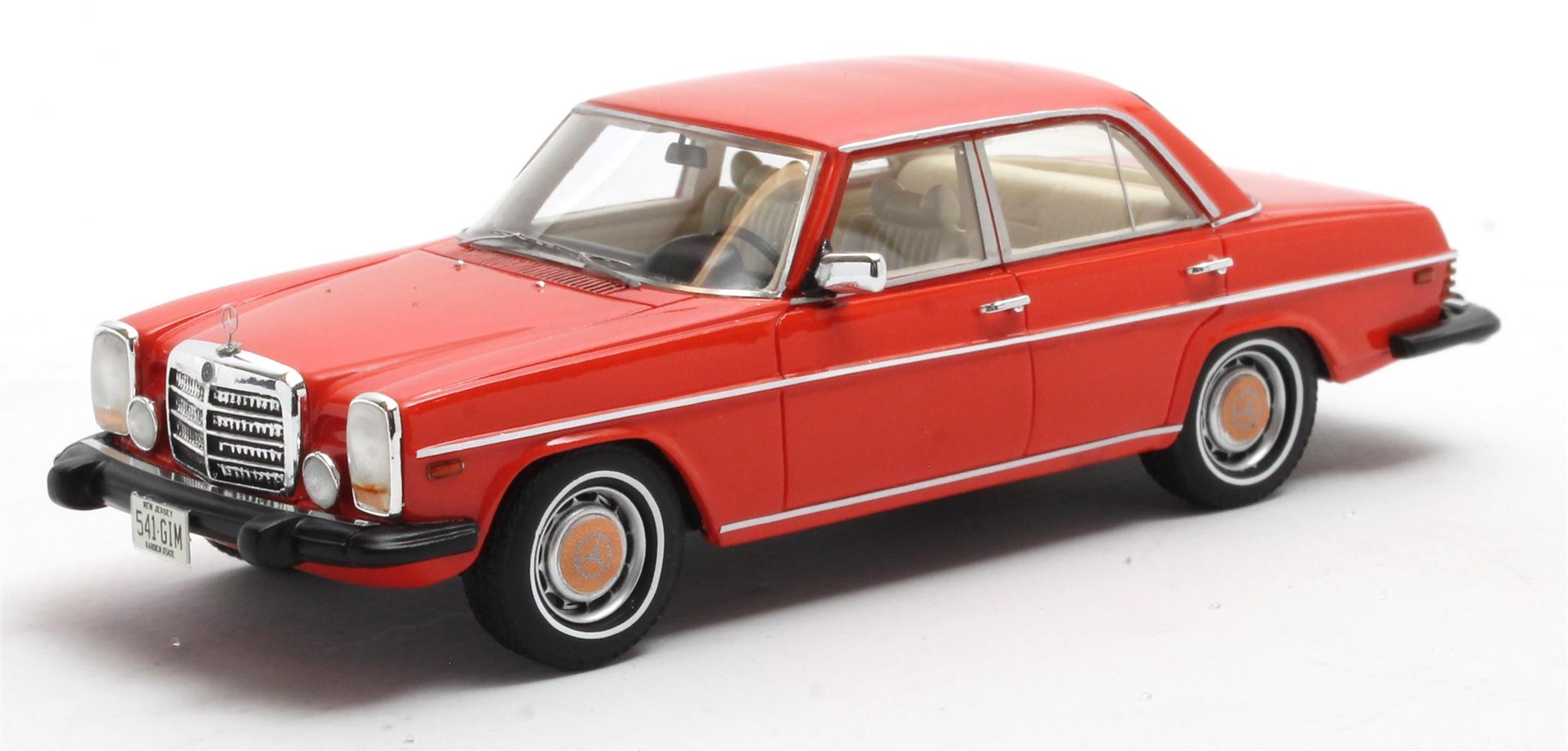 1:43 (Б/У) MERCEDES-BENZ 300D (W115) USA Version 1976, red - MX11302-211-X1