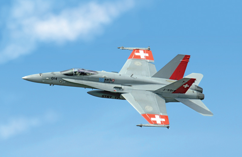 1:72 Сборная модель Самолет F/A-18 HORNET Швейцарских ВВС - 1385