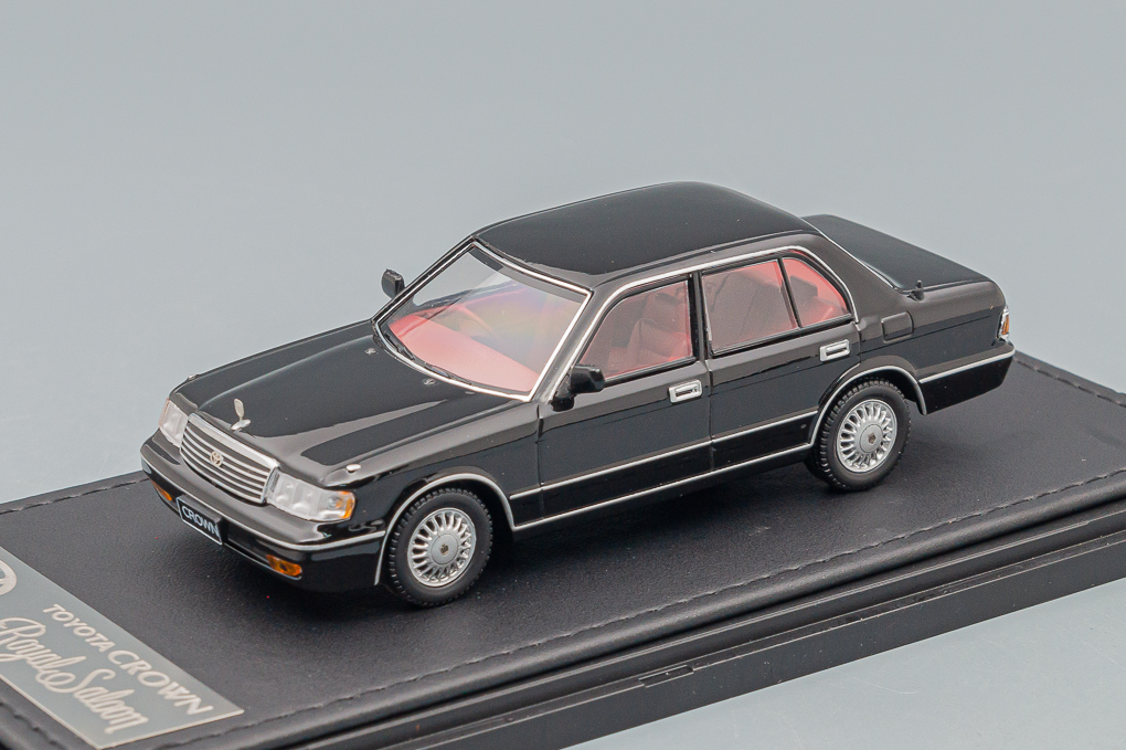 1:43 TOYOTA Crown (1991), black - CN002