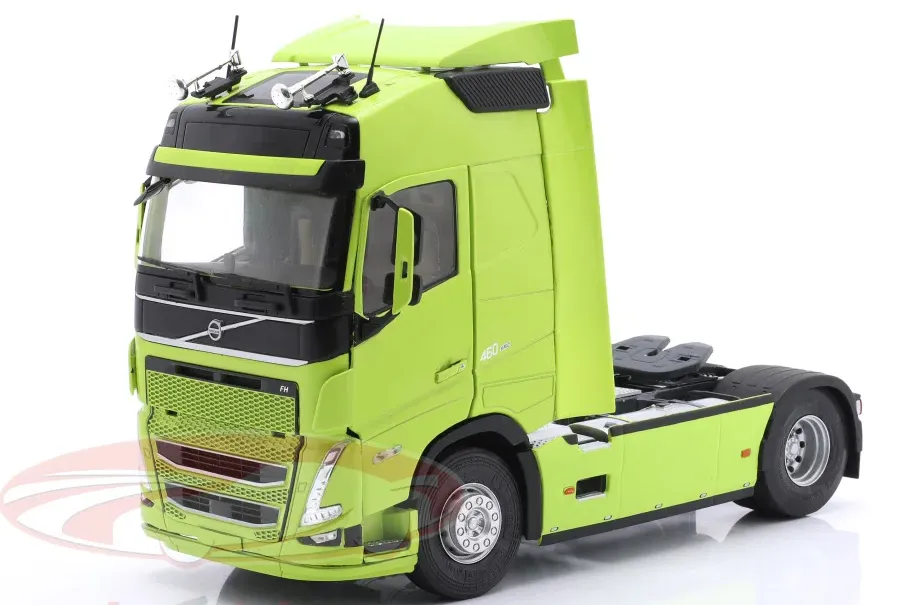 1:24 VOLVO FH Globetrotter XL, neon green - S2400107