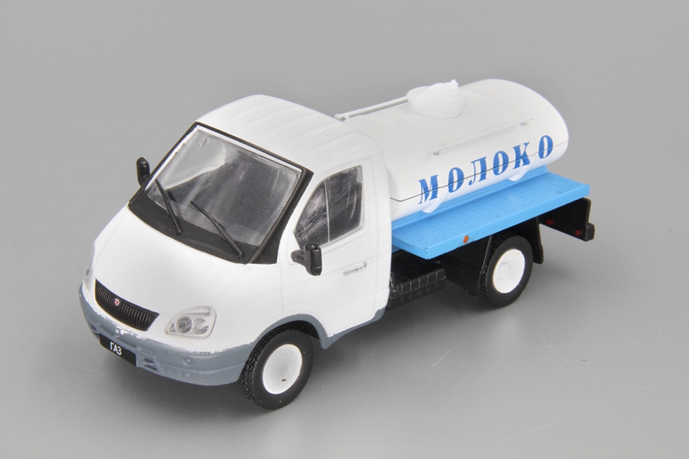 1:43 Горький 3302 Молоковоз, Автомобиль на службе 46, белый - ANS046