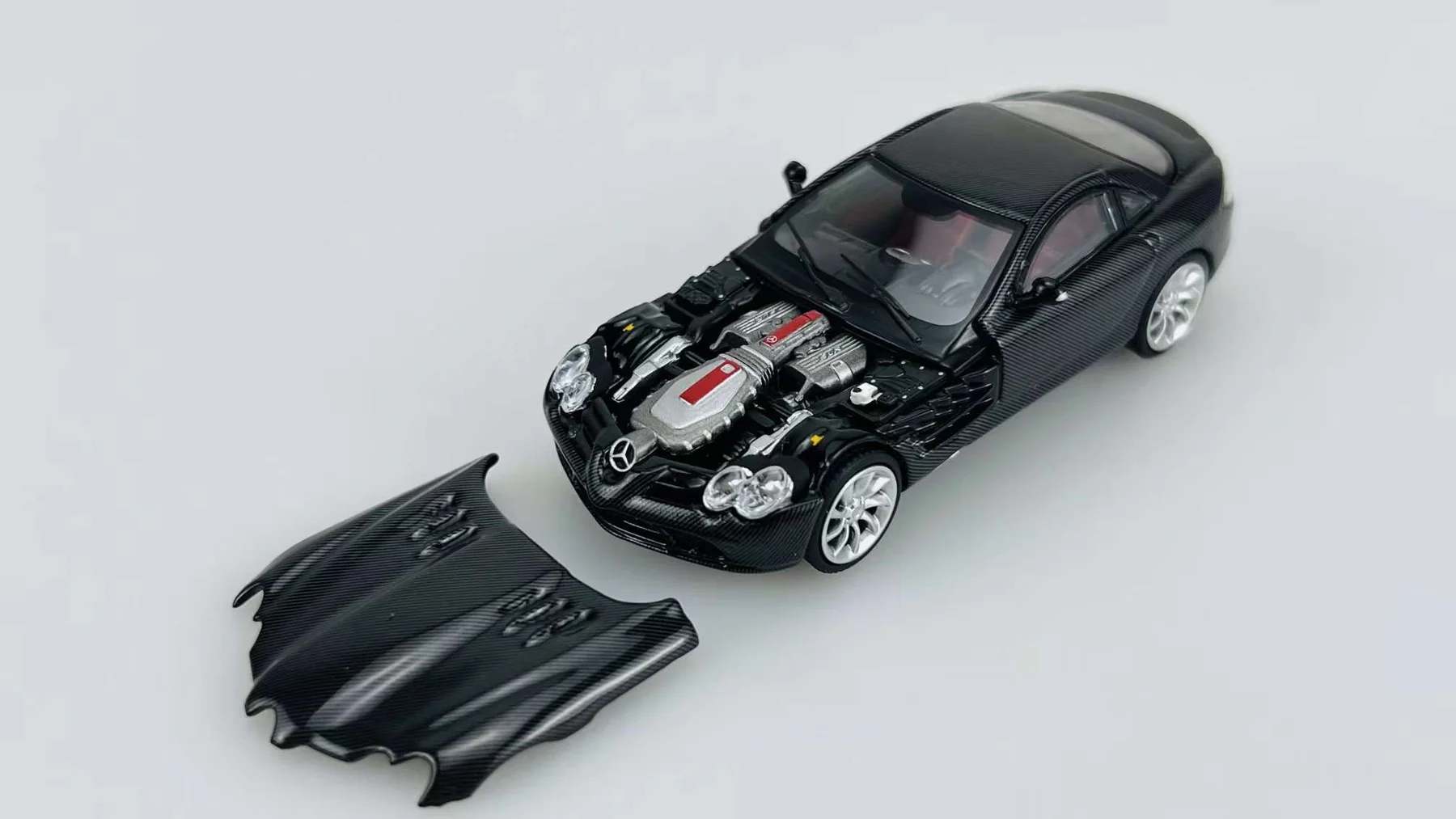 1:64 MERCEDES-BENZ SLR McLAREN, black carbon - CM425BC