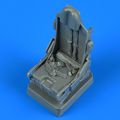 1:32 Дополнение к модели F-100 Super Sabre ejection seat with safety belts - QB32 241