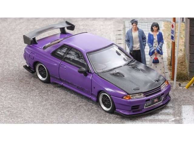 1:64 Nissan GTR-VR32 with opening hood, purple / carbon hood - FH015