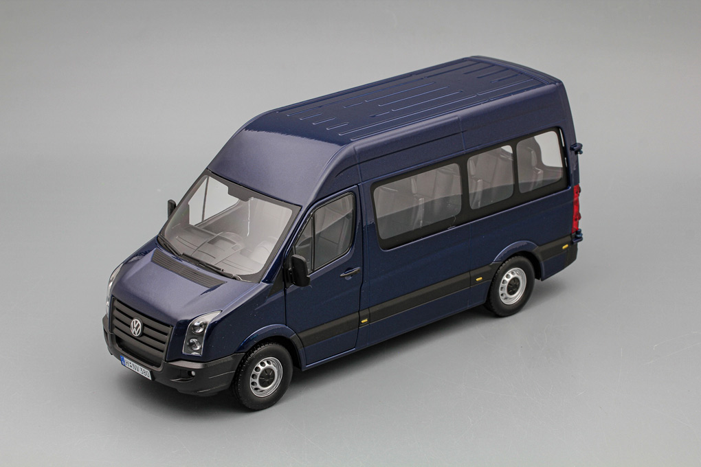 1:24 (Уценка!) VOLKSWAGEN Crafter Bus, blue - 126B-007-Z5