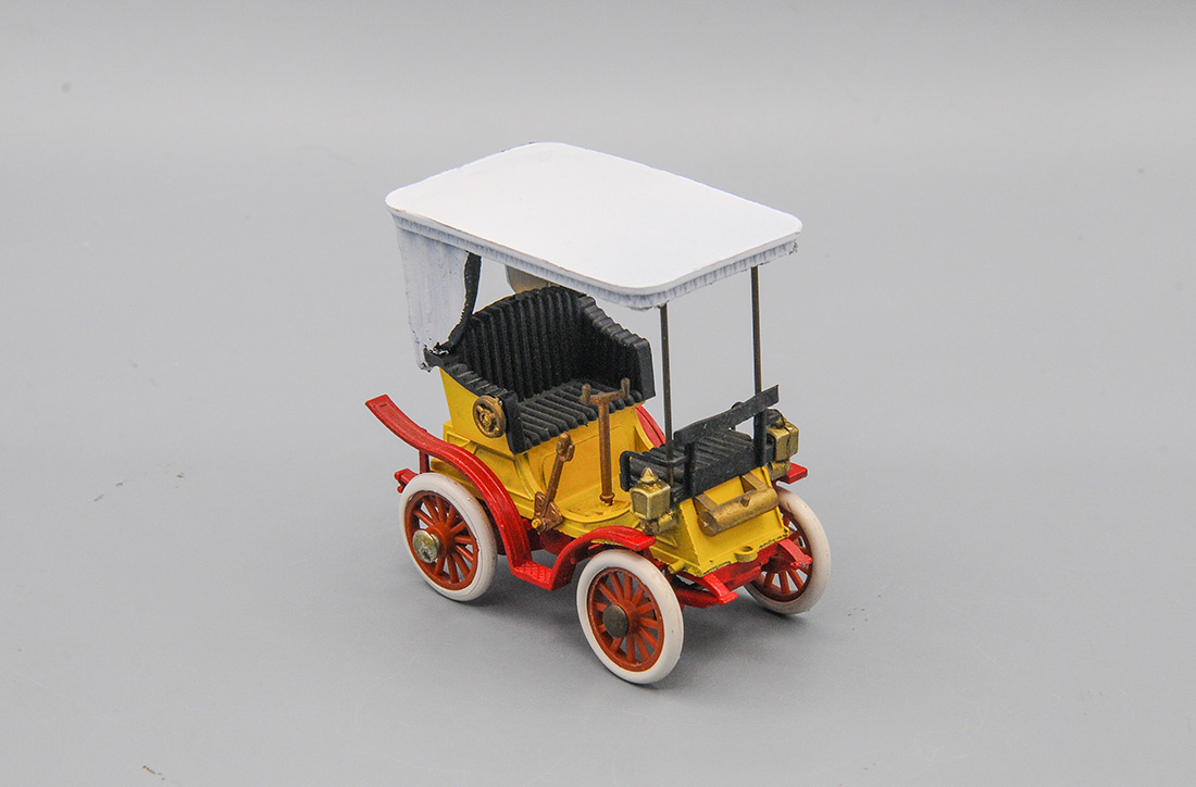 1:43 PEUGEOT Toit Bois (1892), red/yellow - SF-19