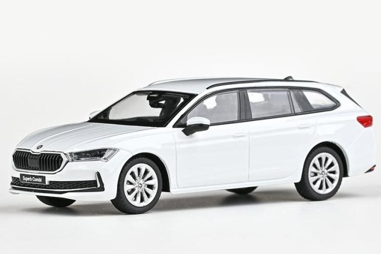 1:43 SKODA Superb IV Combi (2023). white - 047DE2