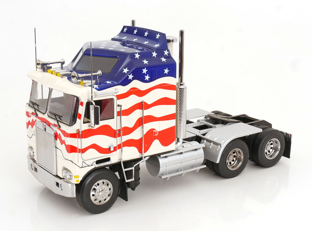 1:18 KENWORTH K100 Aerodyne Stars   Stripes (1976), white blue red - RK180146
