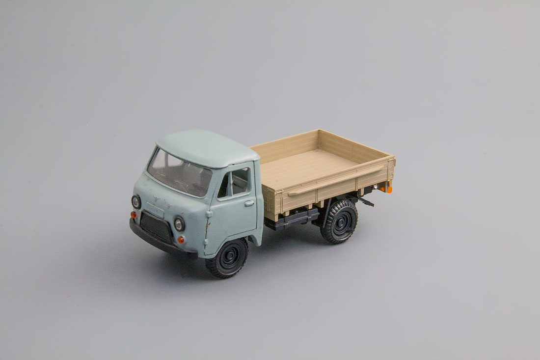 1:43 УАЗ 452Д, серый - RM-452g