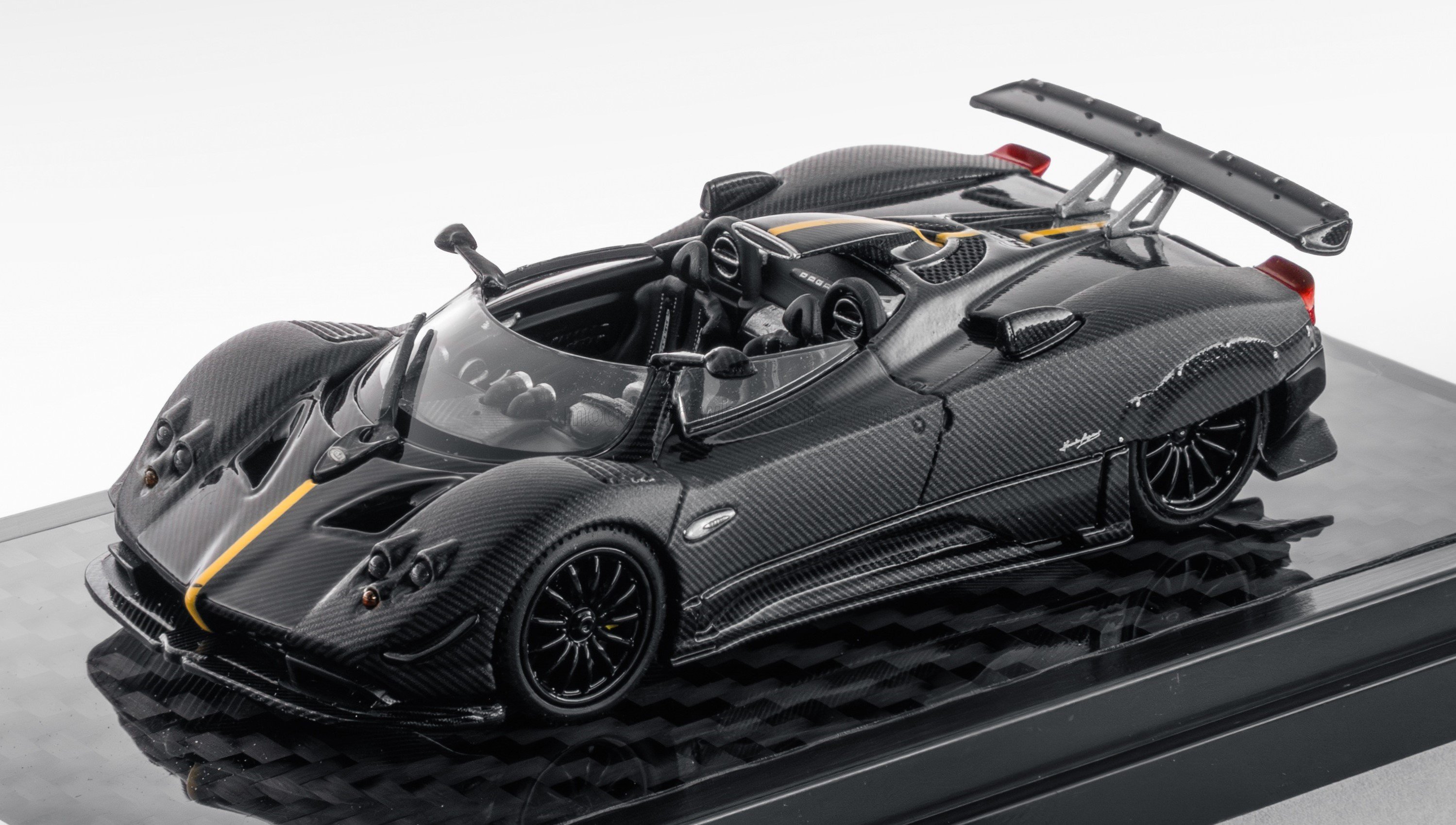 1:64 PAGANI Zonda HP Barchetta (2018), carbon black - LCD64018-CB