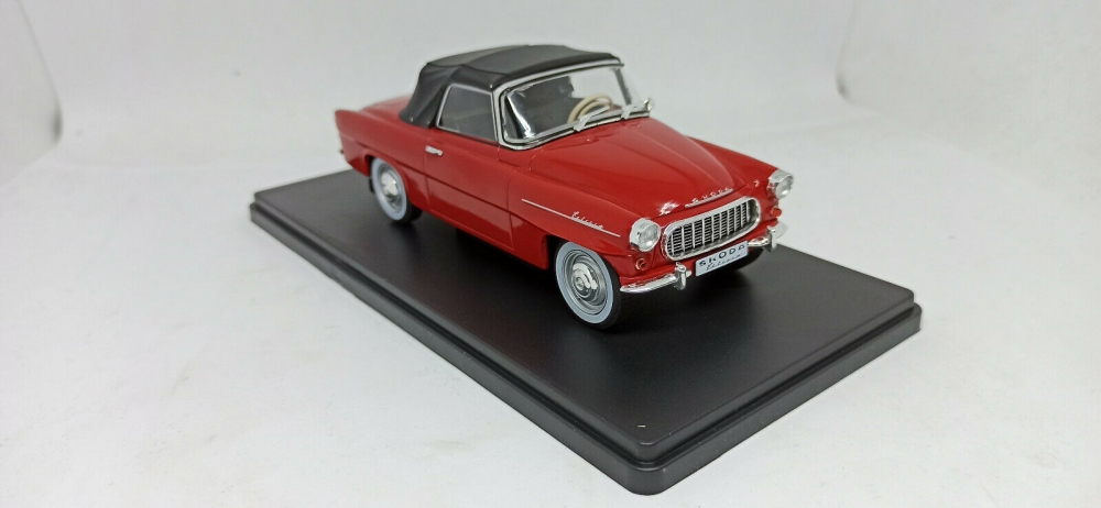 1:24 SKODA Felicia, Легендарные Советские Автомобили 88 - LSA088