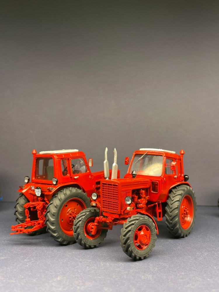1:43 Трактор МТЗ-82 (c поворотным мостом), красный - SWTR005R