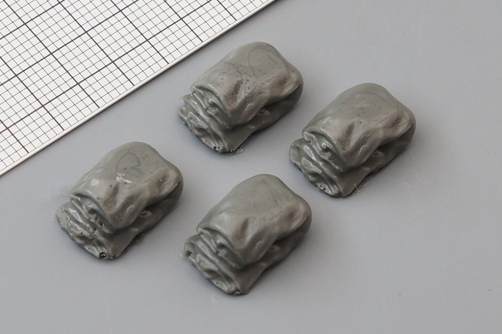 1:43 Брезент сложенный (малый), комплект 4 шт - UM036