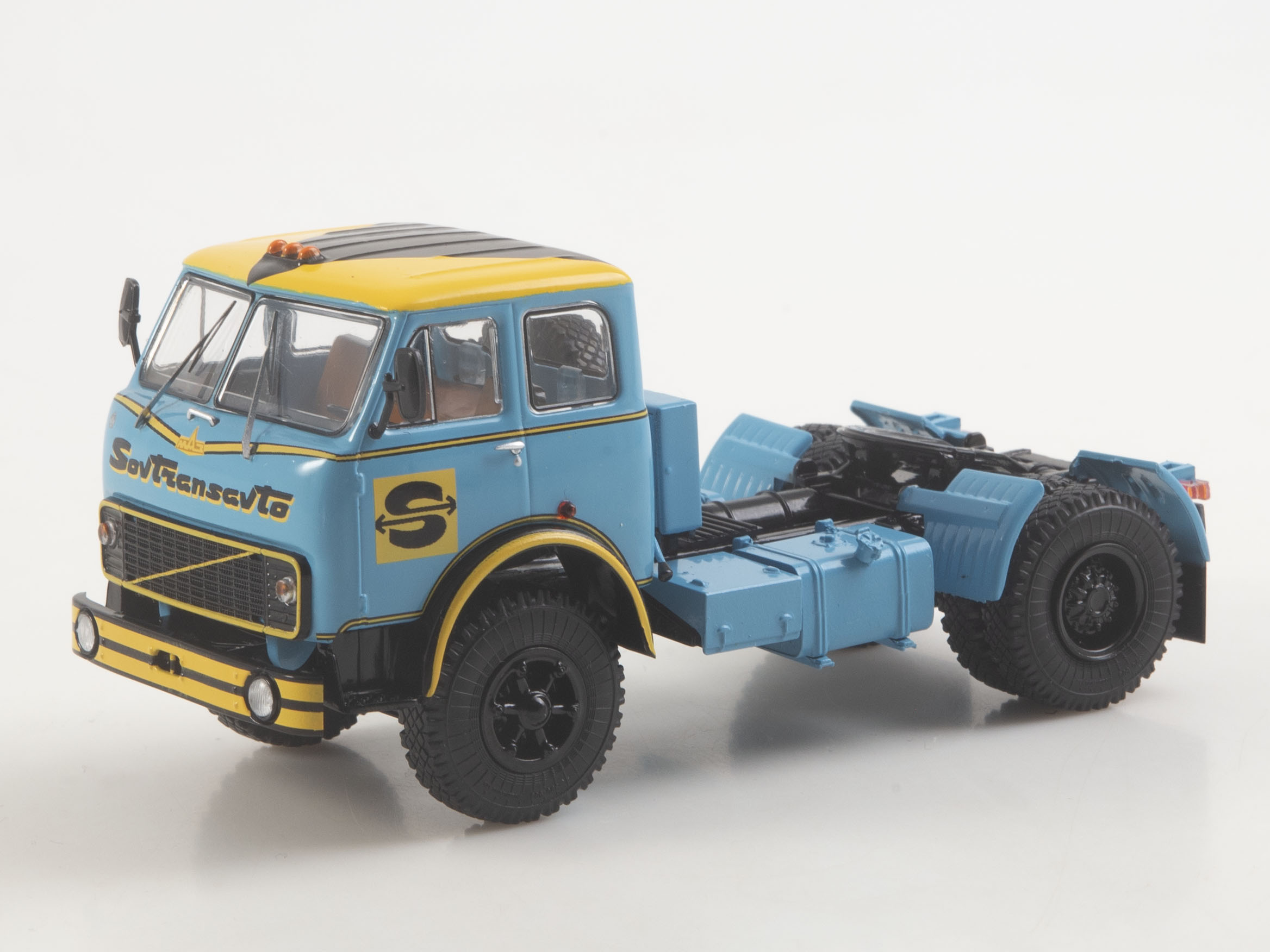 1:43 МАЗ-5429 SovTransavto седельный тягач, голубой / желтый - SSM1641