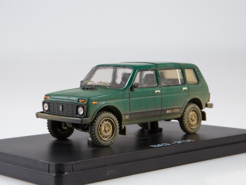 1:43 (Уценка!) Волжский 2131 (со следами эксплуатации) - LST005-Z1