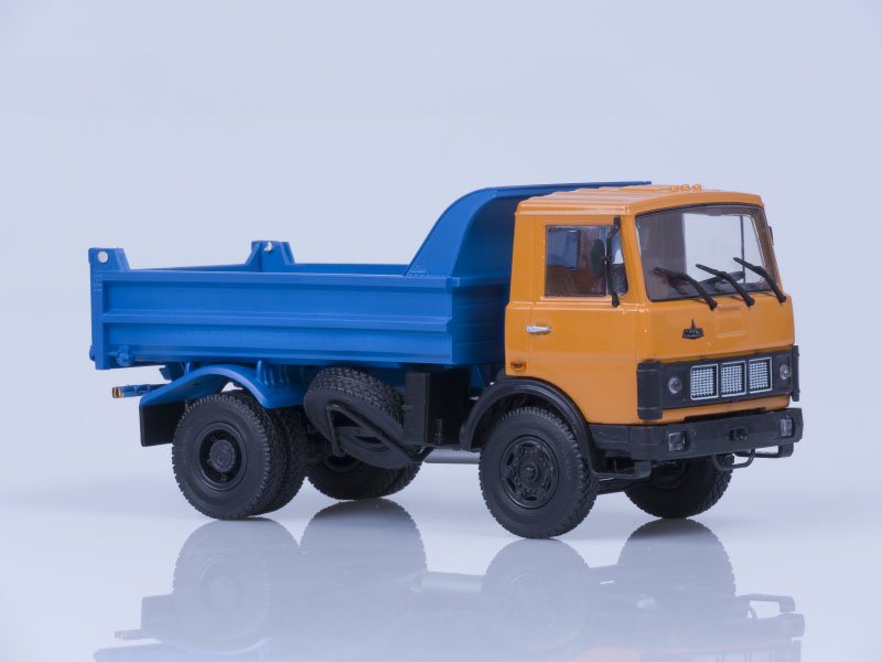 1:43 Минский 5551 самосвал ранняя кабина (1988), оранжево-синий - 100497.ос