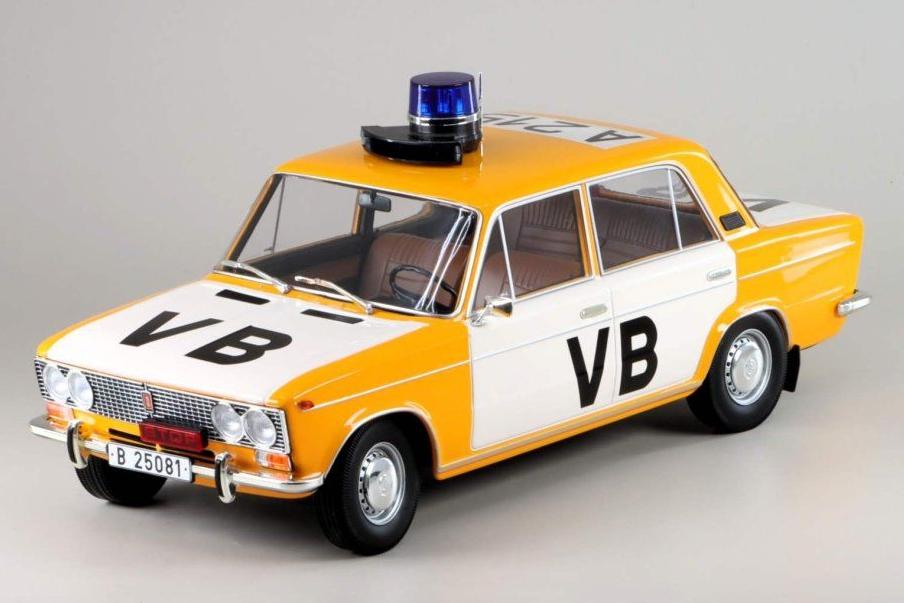 1:18 Lada 1500 ВАЗ 2103 Veřejna Bezpečnost Městska správa SNB Praha (Общественная безопасность Корпуса национальной безопасности Прага) (1976) - MD1825