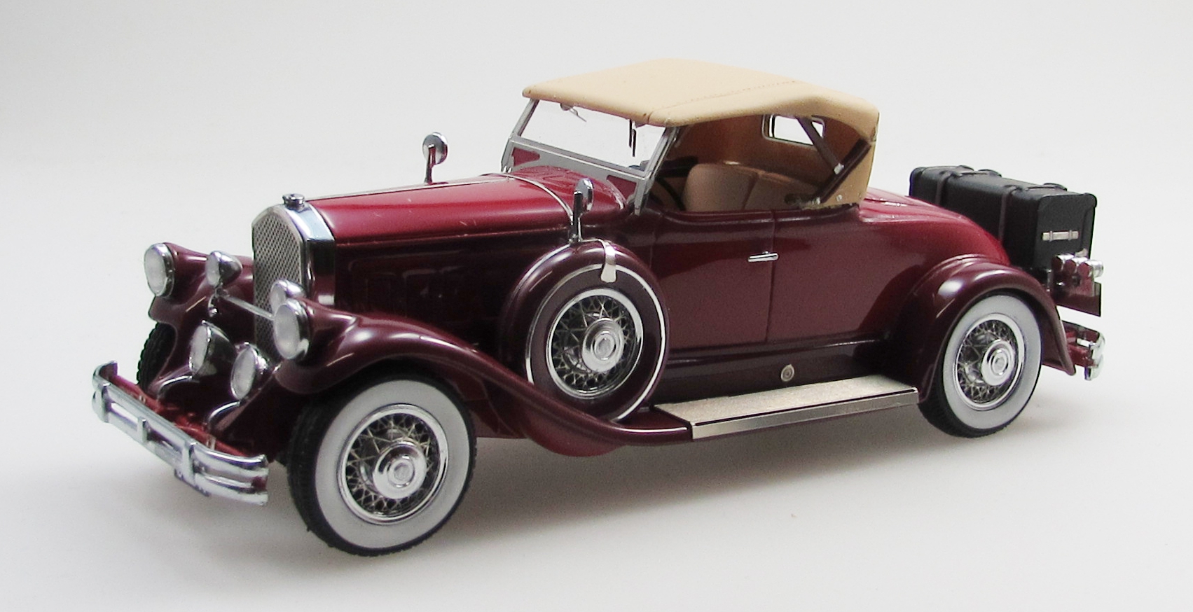 1:43 Pierce Arrow Model B Roadster top up (1930), dark red - EMUS43006C