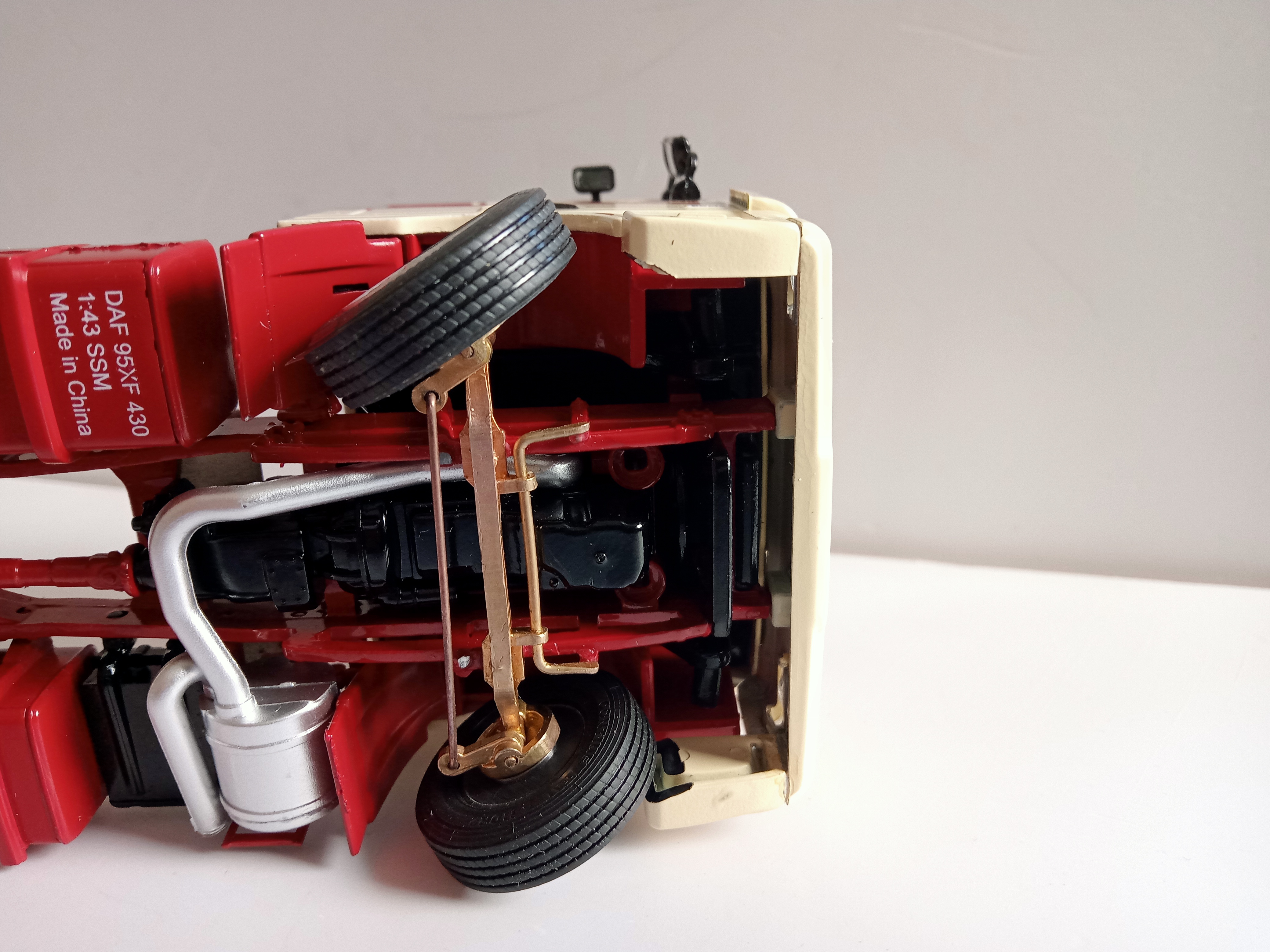 1:43 Поворотный мост DAF 95 XF 430 ,в сборе под (AVD, SSM) родные диски - MSH181