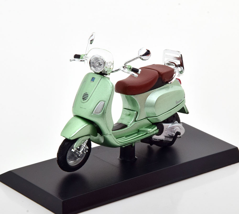 1:18 PIAGGIO Vespa (2014), grünmetallic - AWW1002