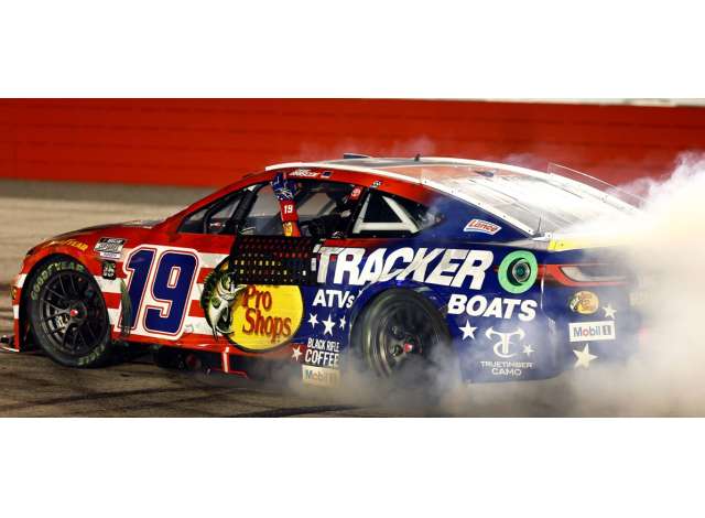 1:24 TOYOTA Camry XSE #19 Chase Briscoe *Bass Pro Shops*, red/white/blue 2025 - W192523SALCJL
