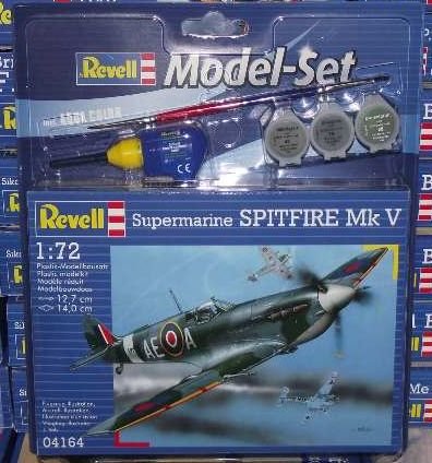 1:72 Сборная модель Британский истребитель Supermarine Spitfire MK.V (Подарочный набор) - 64164