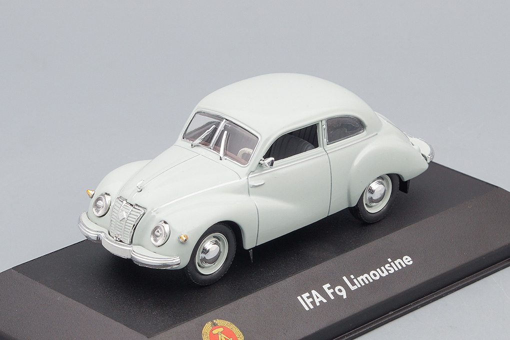 1:43 IFA F9 Limousine 1952 Light Grey - 7230017