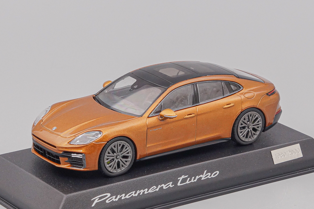 1:43 (Уценка!) PORSCHE Panamera Turbo E-Hybrid (G3) (2024), Madeira gold metallic - WAP0200920SPAN-Z1