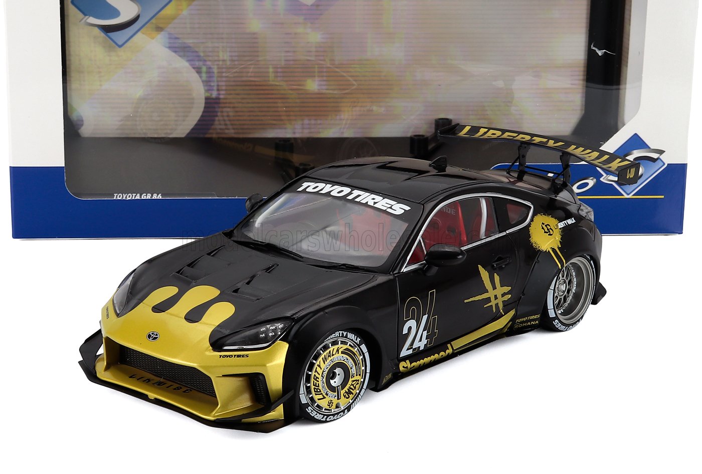 1:18 TOYOTA Gr86 Lbwk Body Kit №24 Coupe (2024), Black Gold - S1813603