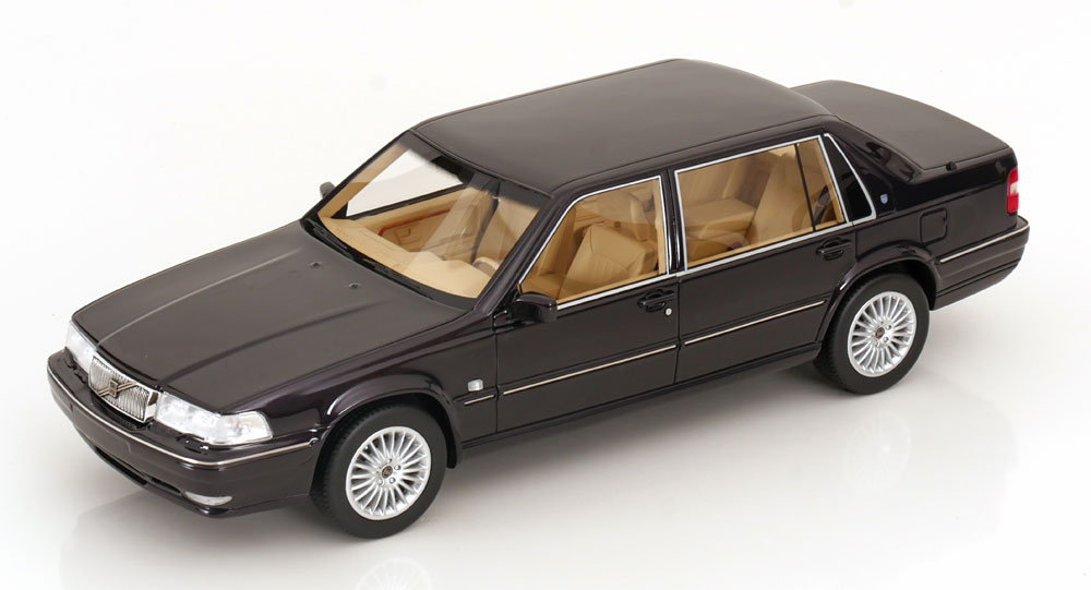 1:18 VOLVO S90 Royal (1998), purple-metallic - DNA000089