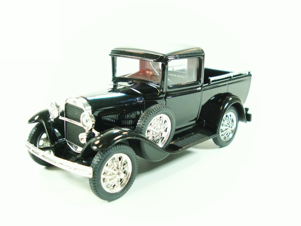 1:43 Горький 4 пикап, черный - H553b