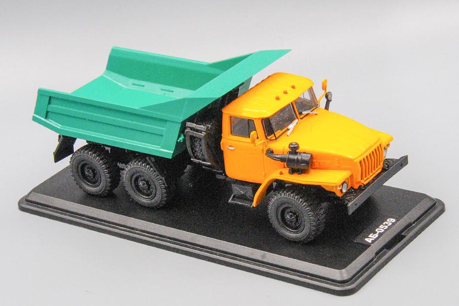 1:43 Уральский 5557-1112-10 (дизель ЯМЗ-236А) Шасси с самосвальной установкой типа НефАЗ - AB-0539