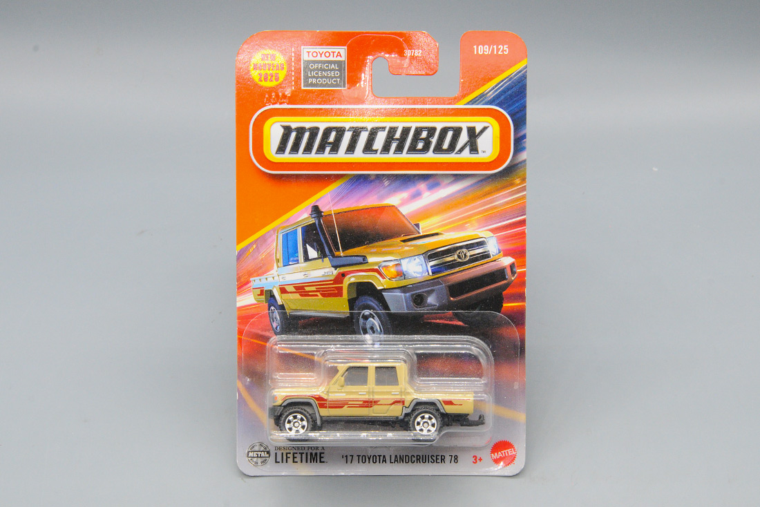 1:64 '17 Toyota Land Cruiser 78 - JBN54