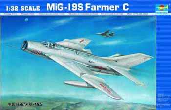1:32 Сборная модель Советский истребитель МиГ-19С (Farmer C) - 02207
