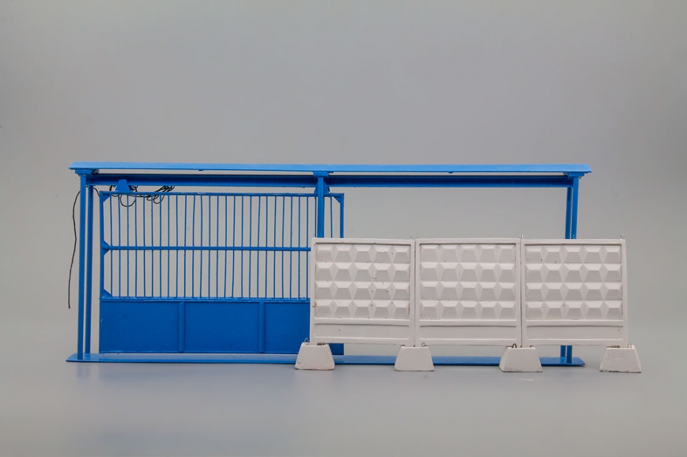 1:43 Ворота на вьезд АТП( с элементами забора ПО-2) - VV014