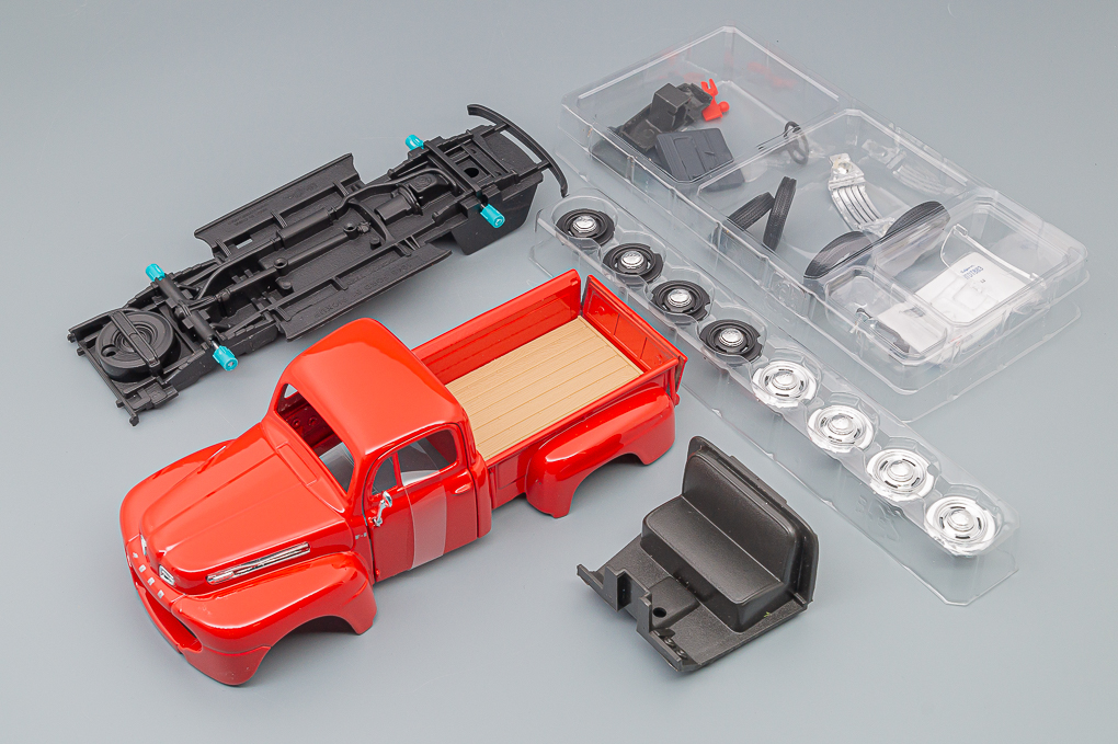 1:25 Сборная модель FORD F1 Pick-up, red - 39935KIT-R
