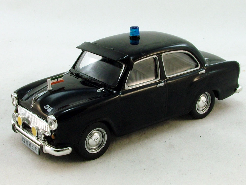 1:43 HINDUSTAN Ambassador, Полицейские Машины Мира 13, черный - PCW013