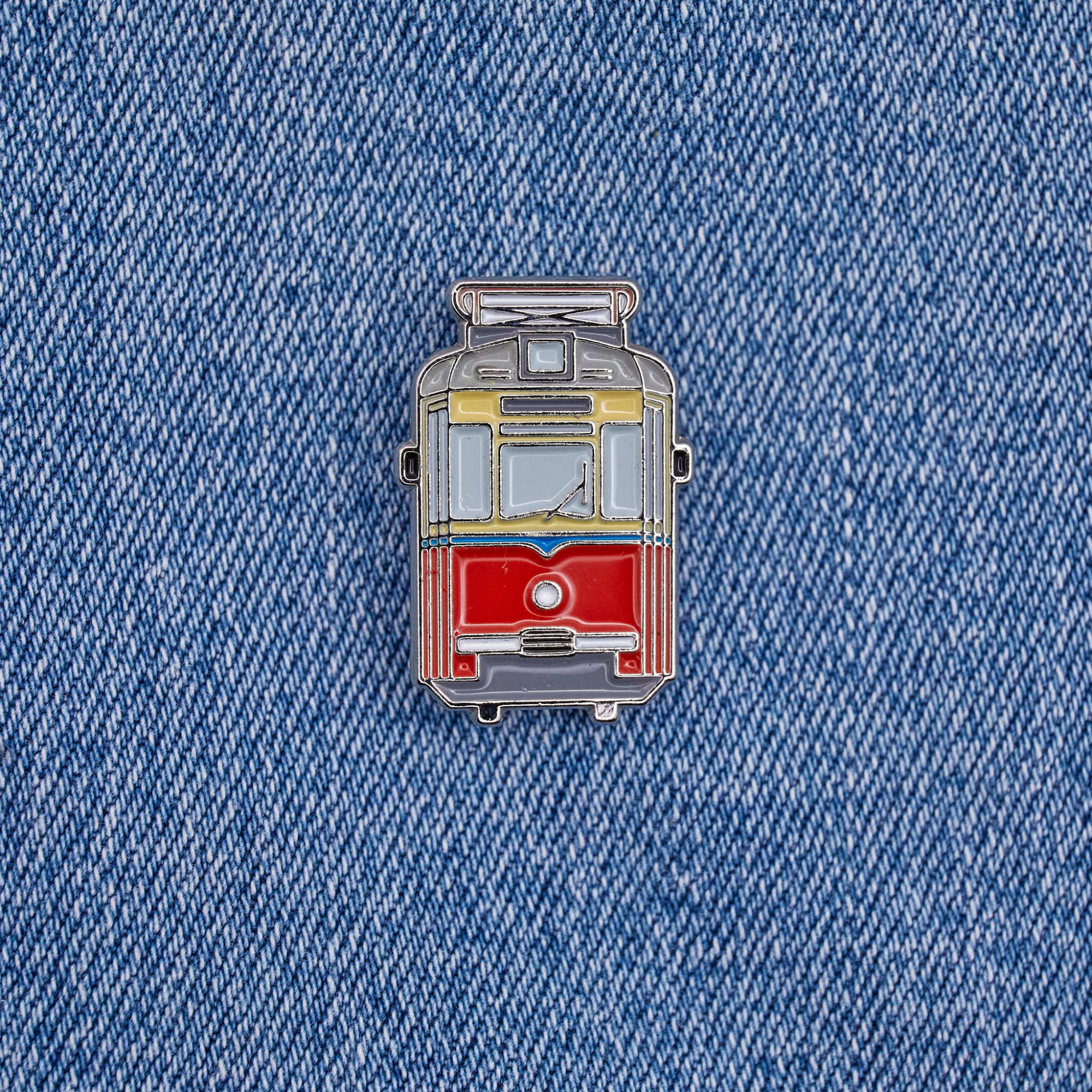 Значок 'Gotha T57', красный / бежевый - TAG055