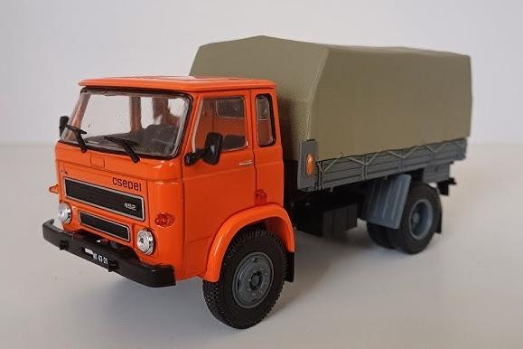 1:43 CSEPEL D-452 (1974), orange/grey - LEGTEH035