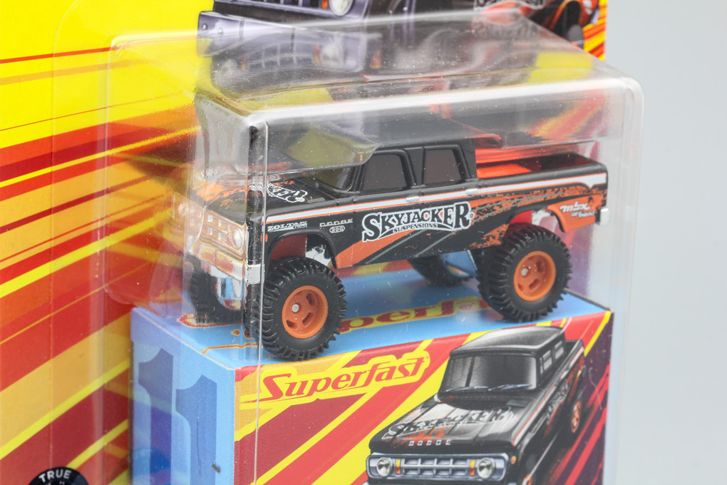 1:64 DODGE D-200 Pick-Up Custom Skyjacker 1968 - GNY11