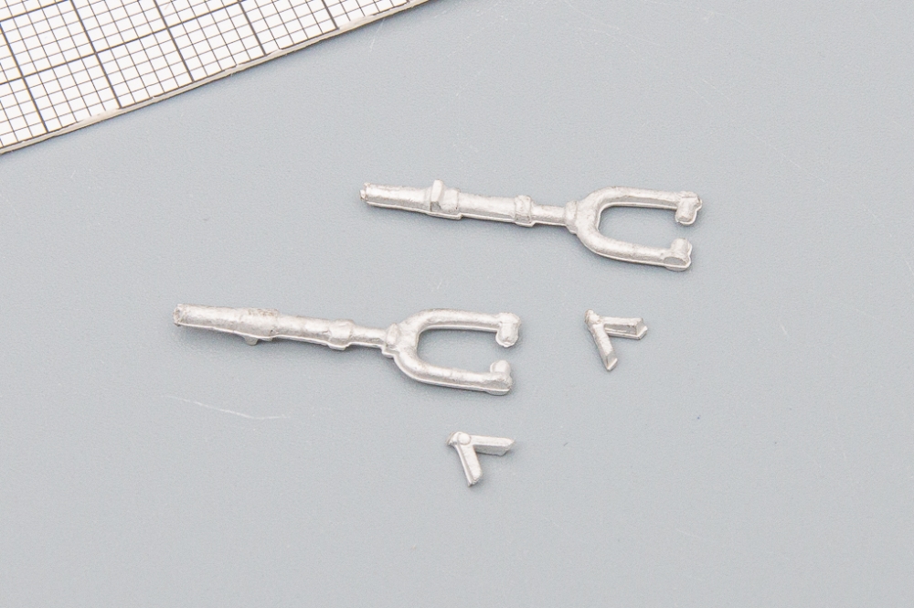 1:48 Miles M.14 Magister Undercarriage Legs (No Spats) - AEV206