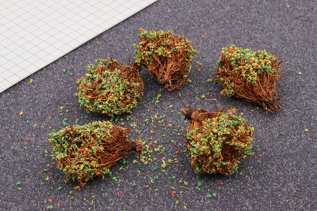 1:35 Придорожные растения цветущие 5шт. - 3032