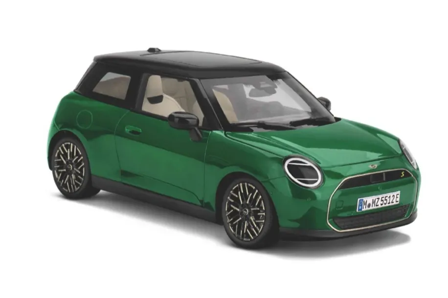 1:18 MINI Cooper Se (2023), British Racing Green - 80435B5CFC1
