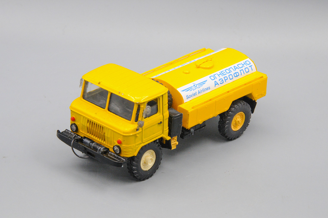 1:43 Горький-66 Топливозаправщик Аэрофлот, желтый - RM-66-TZAF